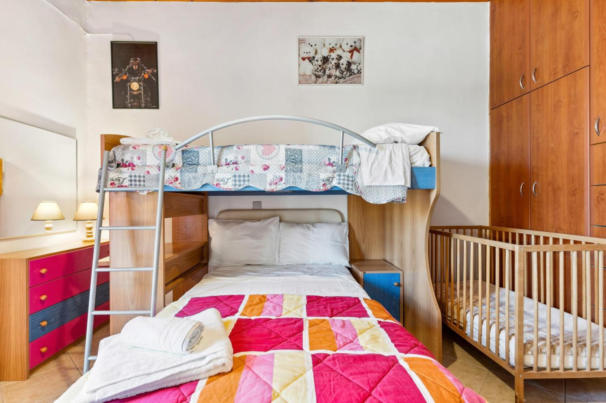 Sívros Verani Residence Parking Balcony Playground מראה חיצוני תמונה