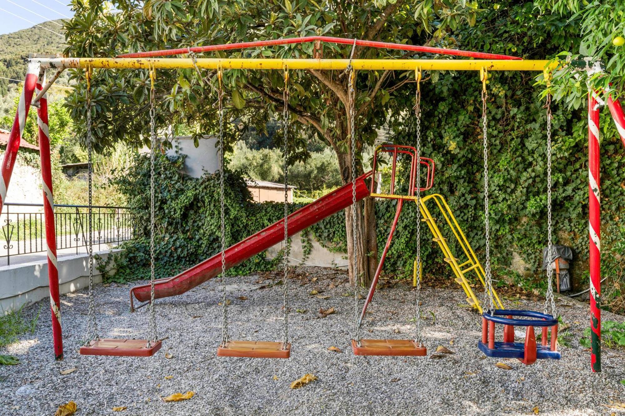 Sívros Verani Residence Parking Balcony Playground מראה חיצוני תמונה